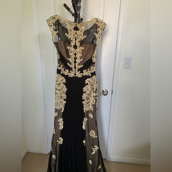 Formal Dress - Picture 3 of 3
